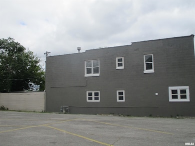 101 E Webster St, Benton, IL 62812 - photo 3