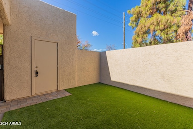 Courtyard pic2