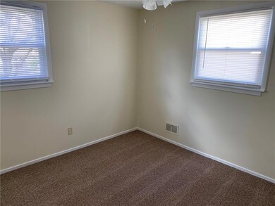 1325 Greenview Dr, Bethlehem, PA 18018 - photo 5