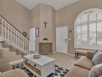 007_LIVING ROOM AREA