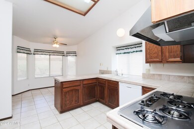 1326 E Clearwater Ln, Gilbert, AZ 85234 - photo 6