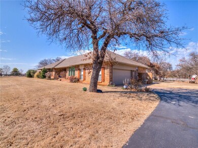 2716 Bobwhite Trail, Edmond, OK 73025 - photo 3