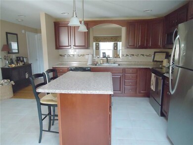 Spacious island creates an eat in...