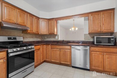 450 Saint Giles Ct, Somerset, NJ 08873 - photo 7