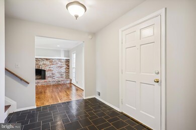 9228 Paddock Ln, Potomac, MD 20854 - photo 3