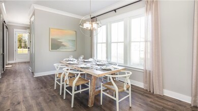 Pinckney Dining