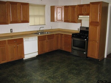 2308 2308 Kennedy Ave, Tyler, TX 75701 - photo 5