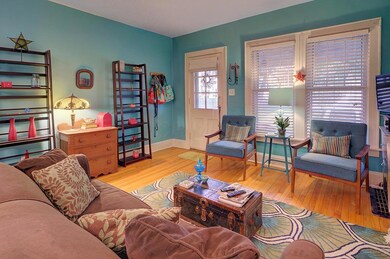 431- Living Room