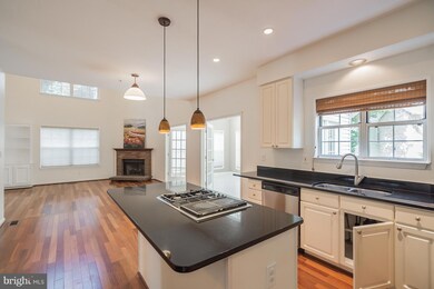 46419 Cedarhurst Dr, Sterling, VA 20165 - photo 4