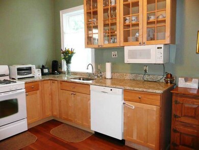 15 Everett St, Newport, RI 02840 - photo 6