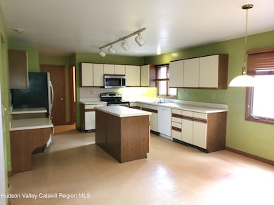 2 Shadowbrook Dr, Clifton Park, NY 12065 - photo 3