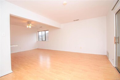 1549 Creekside Rd unit B33, Whitehall, PA 18052 - photo 3