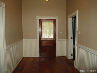 105 N Oakwood Dr, Statesville, NC 28677 - photo 2