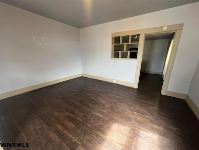 2015 Avenue E, Scottsbluff, NE 69361 - photo 2