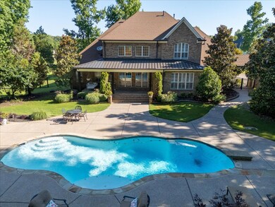 Pool to House