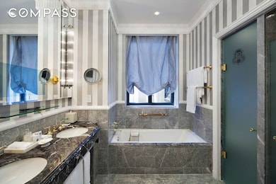 2 E 55th St unit 808W36, New York, NY 10022 - photo 4