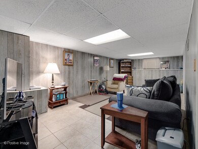 1014 Gardner Rd, Westchester, IL 60154 - photo 6