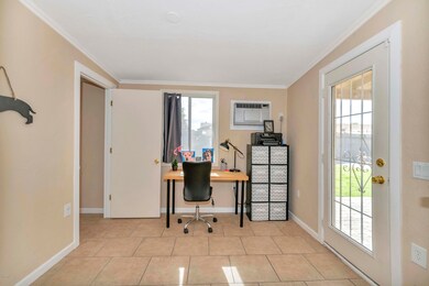 Bonus Room Den