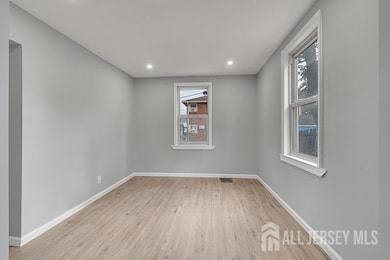 620 Somerset St, New Brunswick, NJ 08901 - photo 5