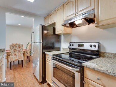 8906 Shamrock Ct, Springfield, VA 22152 - photo 6