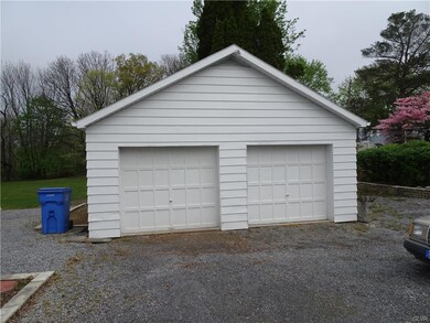 303 Spruce St, Walnutport, PA 18088 - photo 3