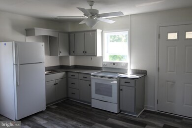 36 E Main St, Leola, PA 17540 - photo 4