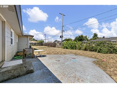 2114 Centennial Blvd, Springfield, OR 97477 - photo 5