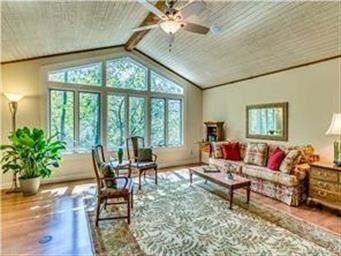 SunRoom/Family Room. Awesome Natural Light!