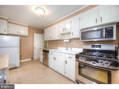 313 Henry Ln, Wallingford, PA 19086 - photo 6