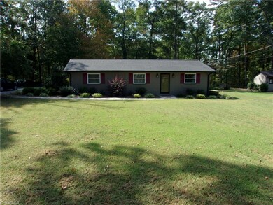 327 Mcknight St, Asheboro, NC 27203 - photo 2