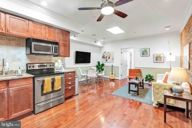 1430 Newton St NW unit 401, Washington, DC 20010 - photo 2