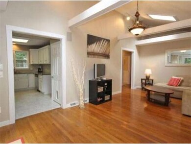 11 Amherst Rd, Hopkinton, MA 01748 - photo 4