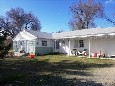 659 5th St NE, East Wenatchee, WA 98802 - photo 4