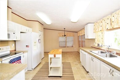 336 Lamonda Dr, Hendersonville, NC 28792 - photo 6