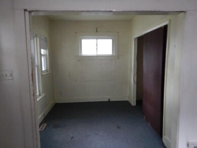 848 Daniels St NE, Cedar Rapids, IA 52402 - photo 7