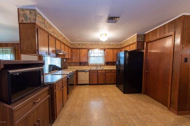2 Kitchen b