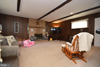 329 E Wall St, Bethlehem, PA 18018 - photo 2