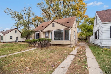 18452 Shaftsbury Ave, Detroit, MI 48219 - photo 2