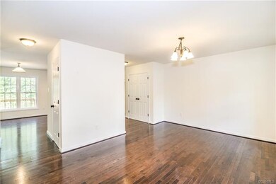 Dining Room/Foyer