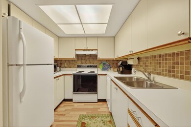 301 SW South River Dr unit 204, Stuart, FL 34997 - photo 7