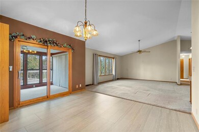 2614 Iris Ave NW, Cedar Rapids, IA 52405 - photo 6