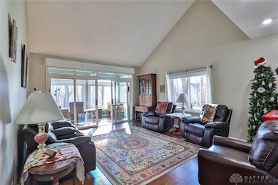 2070 Settlers Trail unit UN2070, Vandalia, OH 45377 - photo 7