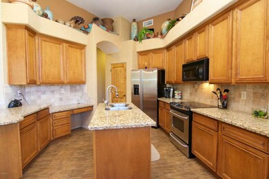 14521 E Golden Eagle-SS steel appliances