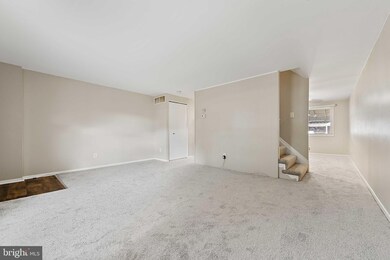 1053 Foxcroft Ln, Essex, MD 21221 - photo 5