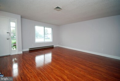 227A Convent Rd unit 227 A, Monroe Township, NJ 08831 - photo 2