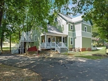 204 Elm St, Amesbury, MA 01913 - photo 2