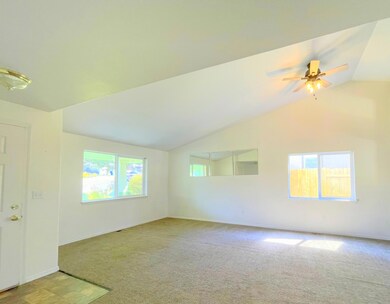 2115 SW 37th St, Redmond, OR 97756 - photo 6