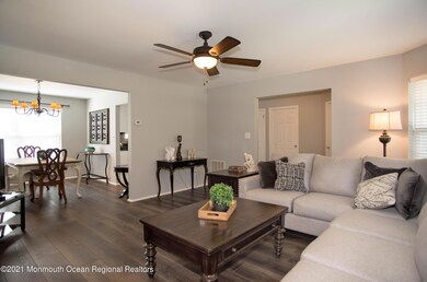 _RMJ3283 family room