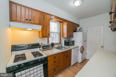 133 Cedar St unit 2, Jenkintown, PA 19046 - photo 5