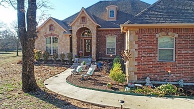 153 Overton Ridge Cir, Weatherford, TX 76088 - photo 2